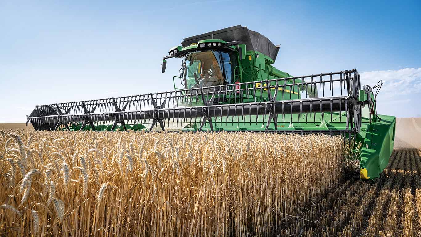 Комбайн New Holland CR