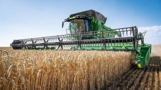 Комбайн New Holland CR