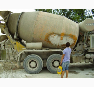 Засіб для видалення залишків цементу на бетоновозах та автоміксерах CEM Atas, Київ